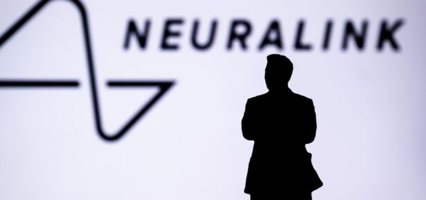 Paralyzed Woman Stuns the World Using Elon Musk’s Neuralink Chip