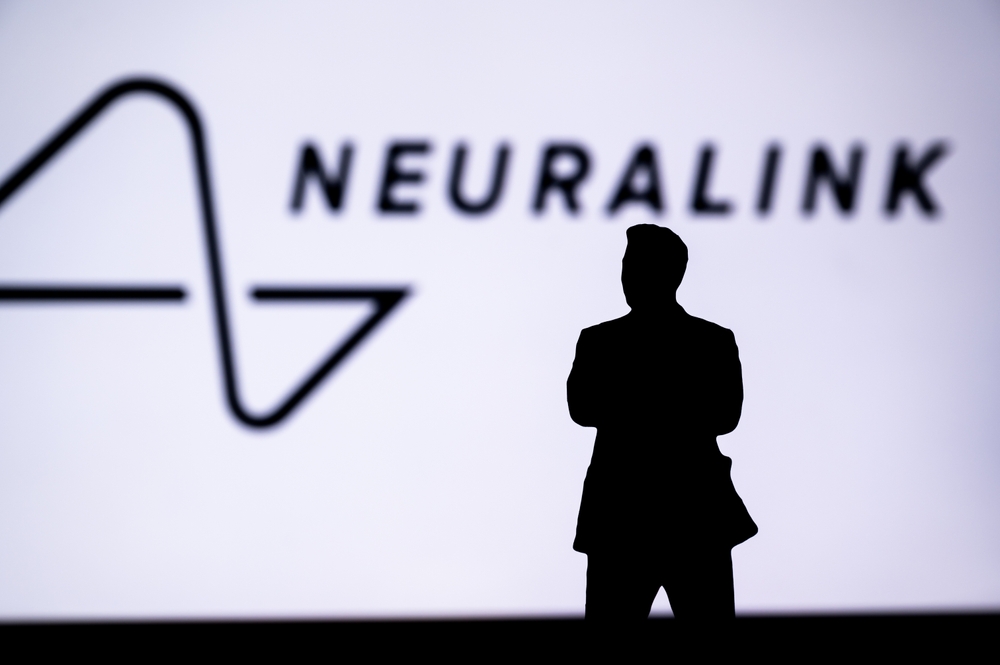 Paralyzed Woman Stuns the World Using Elon Musk’s Neuralink Chip