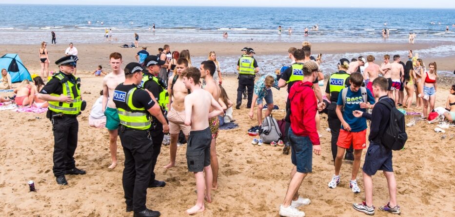 Granada Beach Turns Into Real-Life Thriller as Migrants Swim Ashore