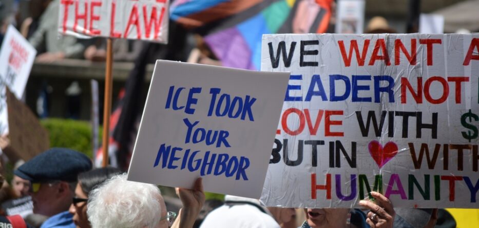 Chicago Residents Say Trump’s ICE Raids Target Families Not Criminals