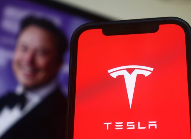 Tesla’s $1 Trillion Question as Shareholders Decide Musk’s Mega Pay Deal
