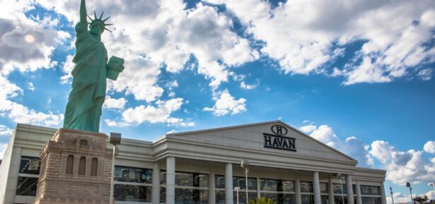 24-Meter Statue of Liberty Replica Falls During Windstorm in Southern Brazil