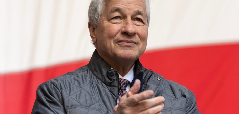 Jamie Dimon Fires Back at “Debanking” Claims with Calm but Clear Rebuke