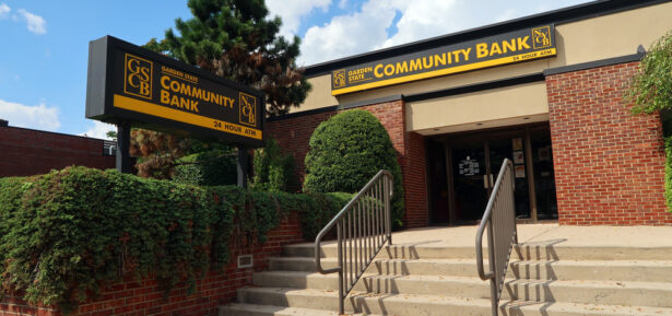 Struggling Financially Here’s How Community Banks Can Lend a Hand