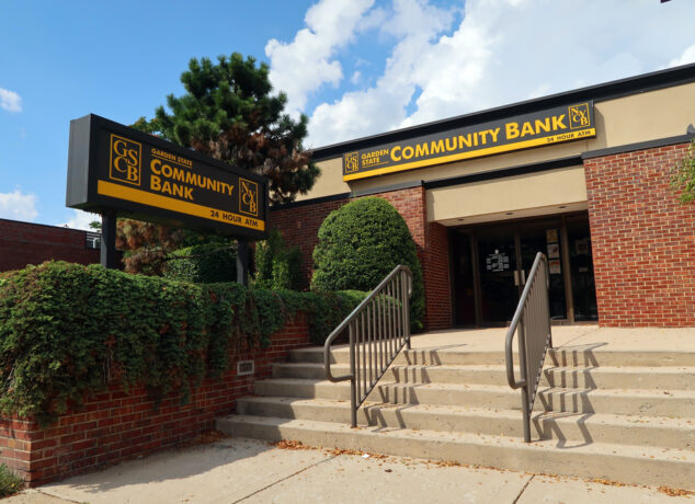 Struggling Financially Here’s How Community Banks Can Lend a Hand