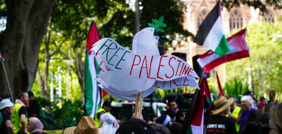 Sydney Protests Clash with Police During Herzog Visit