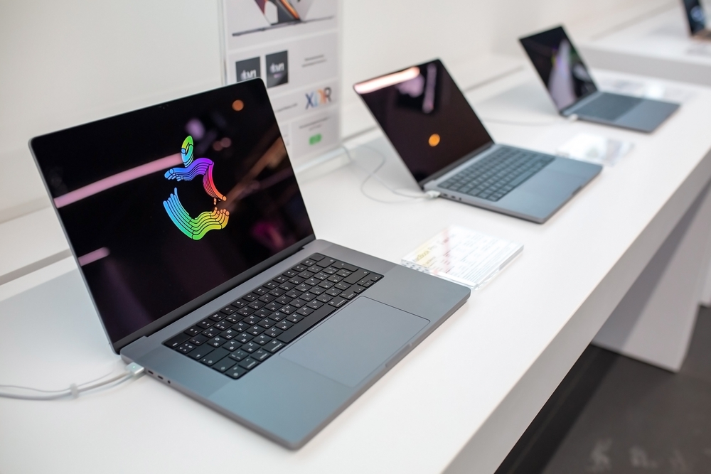Apple Unveils Its First Touchscreen MacBook Pro With PROLED XDR Display